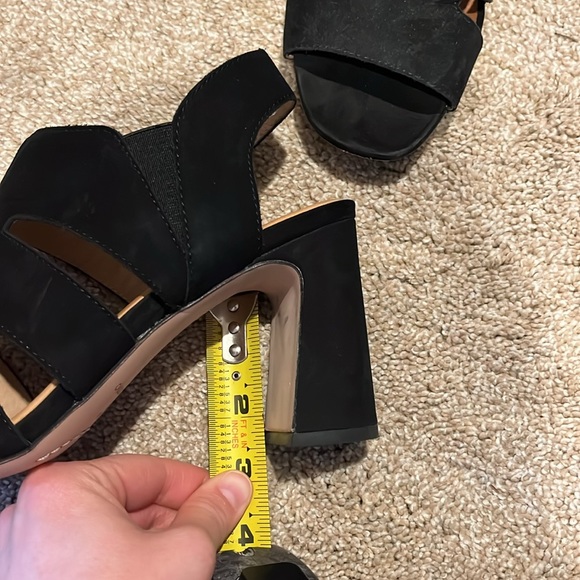 Black heeled sandals - Picture 4 of 4